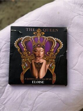 Eloise 'The Queen' Purple Crown Compact Palette